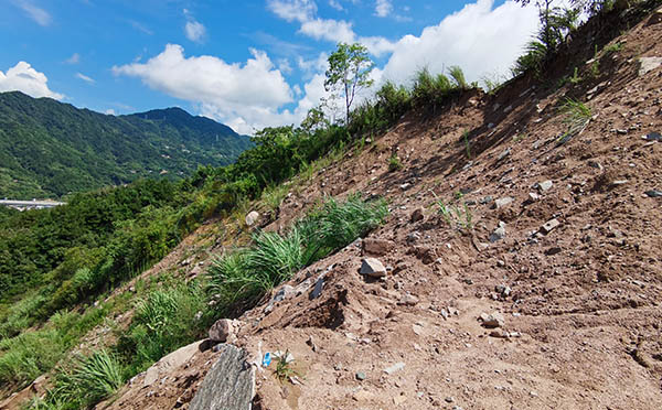公路水毀現場